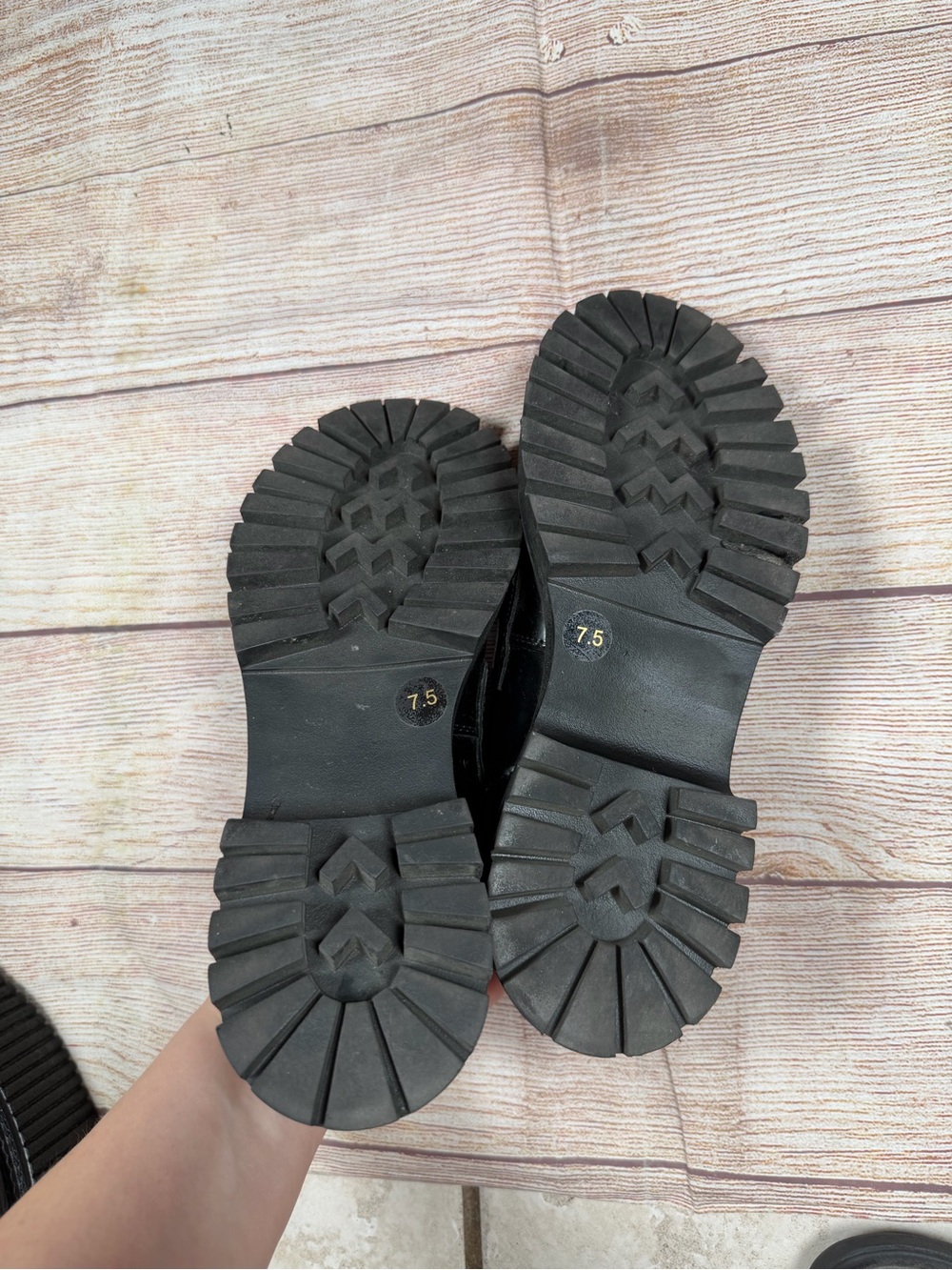 Steve Madden Lando Black Leather Lug-Sole Loafers with Gold Bit Preppy Old Money - Picture 8 of 8